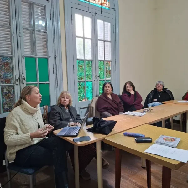 El 25 de junio tuvimos la visita de la licenciada Milagros Vigil,